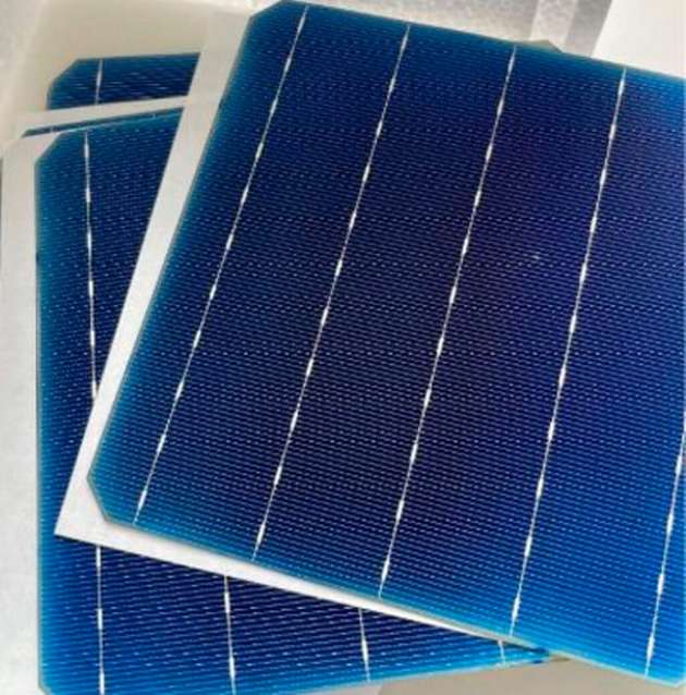 PERC-Solarzellen aus zu 100 Prozent recyceltem Silizium mit einem Wirkungsgrad von 19,7 Prozent.