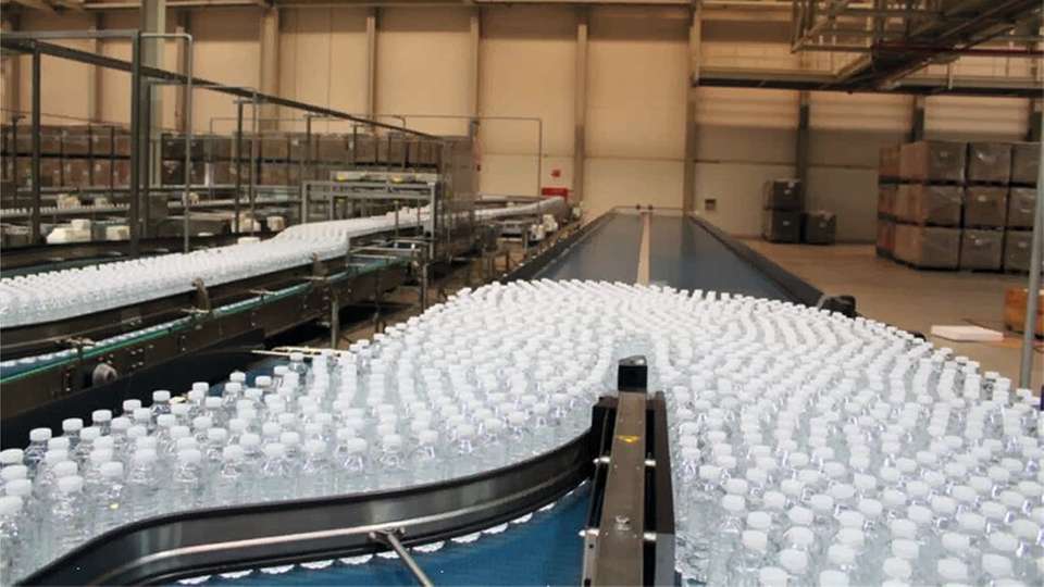 Dank der Zusammenarbeit kann die Aquafina-Anlage bis zu 60.000 Flaschen pro Stunde gegenüber vormals 54.000 Flaschen pro Stunde liefern. 
