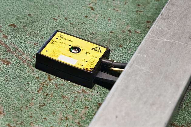 Aktiver Verteiler ASi Safety (BWU3565) in IP67 für die einfache, schnelle und sichere Integration eines Türschalters über das Profilkabel in das ASi Netzwerk.