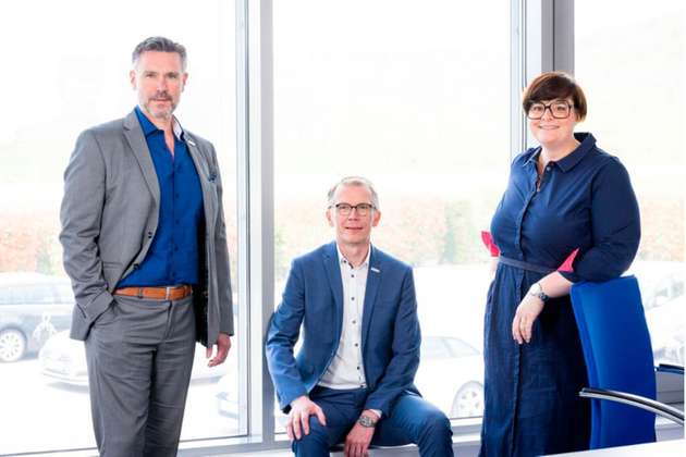 Thorsten Strebel (Geschäftsführer Products & Services), Jürgen Petzel (Geschäftsführer Sales) und Nathalie Kletti (Geschäftsführerin). 