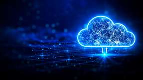 Prof. Dr.-Ing. Tibor Jager und sein Team von der Bergischen Universität entwickeln eine Ende-zu-Ende-verschlüsselte Cloud-Lösung, um Daten in Cloud-Umgebungen vor Angriffen zu schützen, auch durch Quantencomputer. Das Projekt PQDrive wird vom BMBF gefördert und soll effektive Verfahren für die sichere Kommunikation im Internet entwickeln.