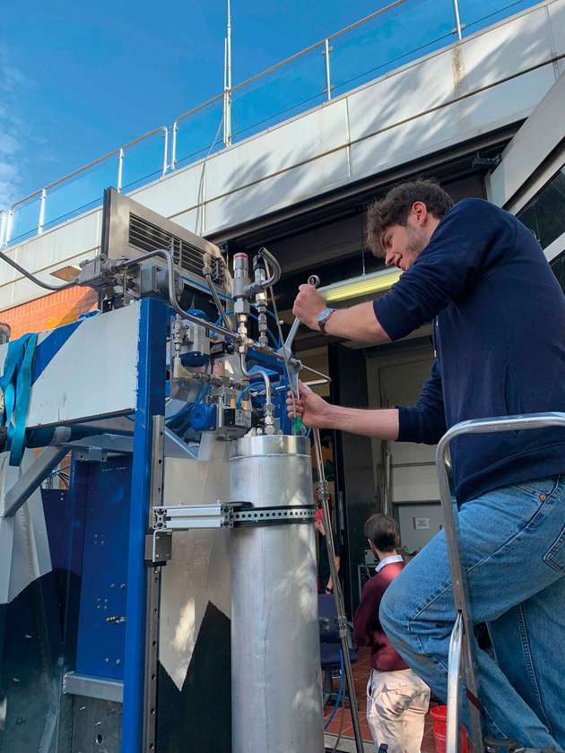 Damit das Triebwerk vor dem Erstflug der Rakete umfangreich getestet werden kann, haben Studierende einen speziellen Prüfstand entwickelt.