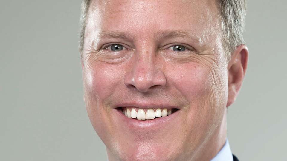 Wandel aktiv gestalten  Ralf Klein ist Geschäftsführer bei Harting Electronics. In dieser Rolle ist er für die Ausrichtung und Wegbereitung des Unternehmens verantwortlich. Megatrends und deren Potenziale erkennen, Produktideen daraus ableiten und Kunden die passende Lösung anbieten – das ist sein gesetztes Ziel.