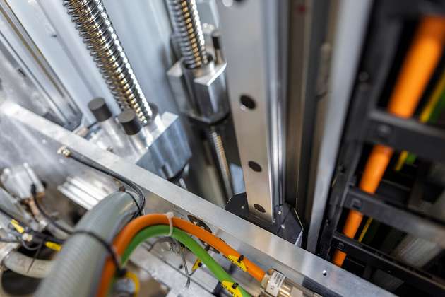Korrosionsbeständig, unempfindlich und wartungsfrei: Wegen dieser Eigenschaften nutzt Lisec Linearführungen von Franke.