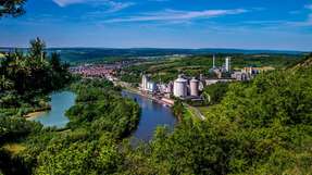 Im Zementwerk Lengfurt wurde der Greifer-Portalkran mit den neuen Hubwerksgetrieben ausgestattet. 