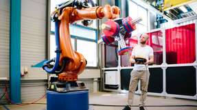 Erfahren Sie, wie das NouxCloud-Toolkit die Partnerschaft zwischen ABB Robotics und B&R Automation stärkte, um neue Funktionen nahtlos auf physische Roboter zu übertragen.