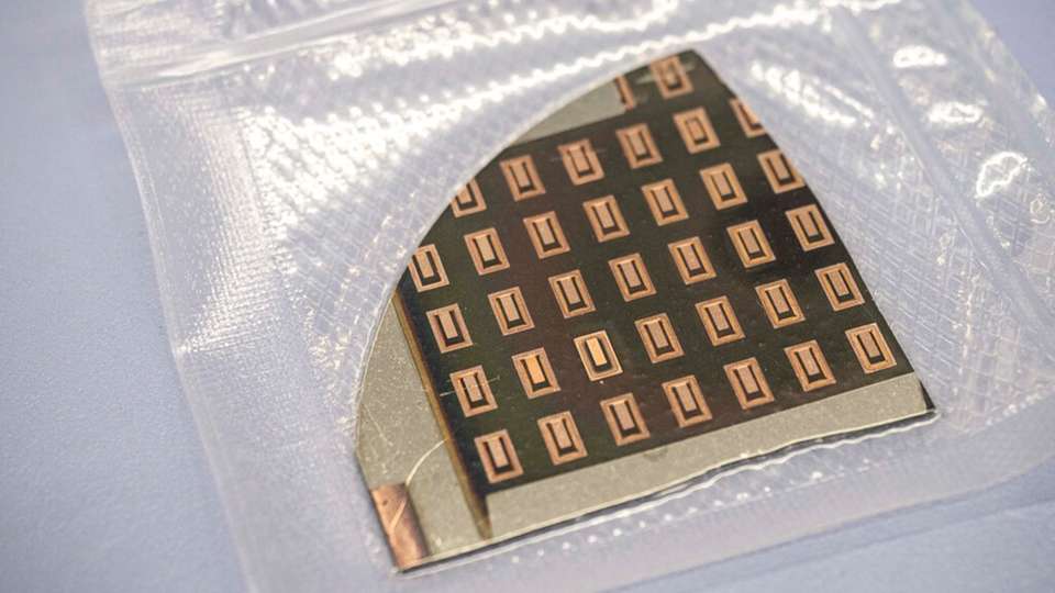 Proof of Concept: Zurzeit messen die einzelnen Zellen der neuartigen Batterie nur etwa 1 x 3 mm.