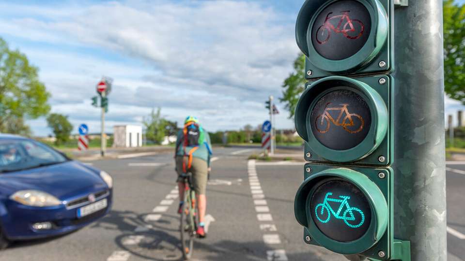 Einige Radfahrende würden sich Warnsignale in selbstfahrenden Autos wünschen, um Unfälle vorzubeugen.