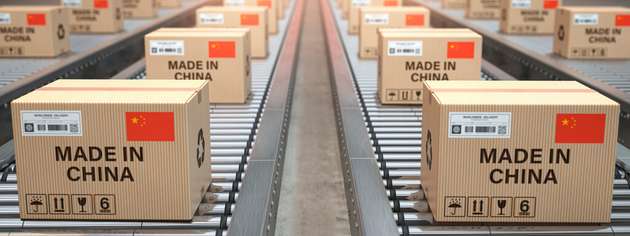 Trotz eines Rückgangs der deutschen Importe aus China wirft eine neue Studie des Instituts der deutschen Wirtschaft (IW) Zweifel an der Abhängigkeitsreduktion auf, insbesondere im Bereich wichtiger Industriegüter und der wachsenden Bedeutung Chinas in der Autoindustrie.
