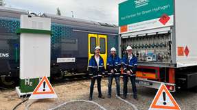 Tankvorgang des Wasserstoffzuges Mireo Plus H von Siemens Mobility durch Tyczka Hydrogen.