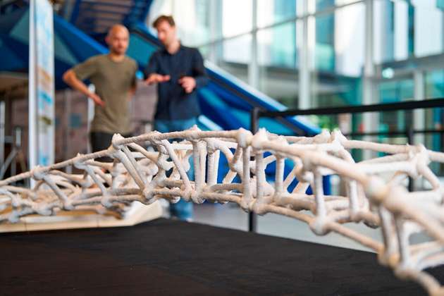 Die Brücke wurde mit dem 3D-Injektionsdruck-Verfahren hergestellt.