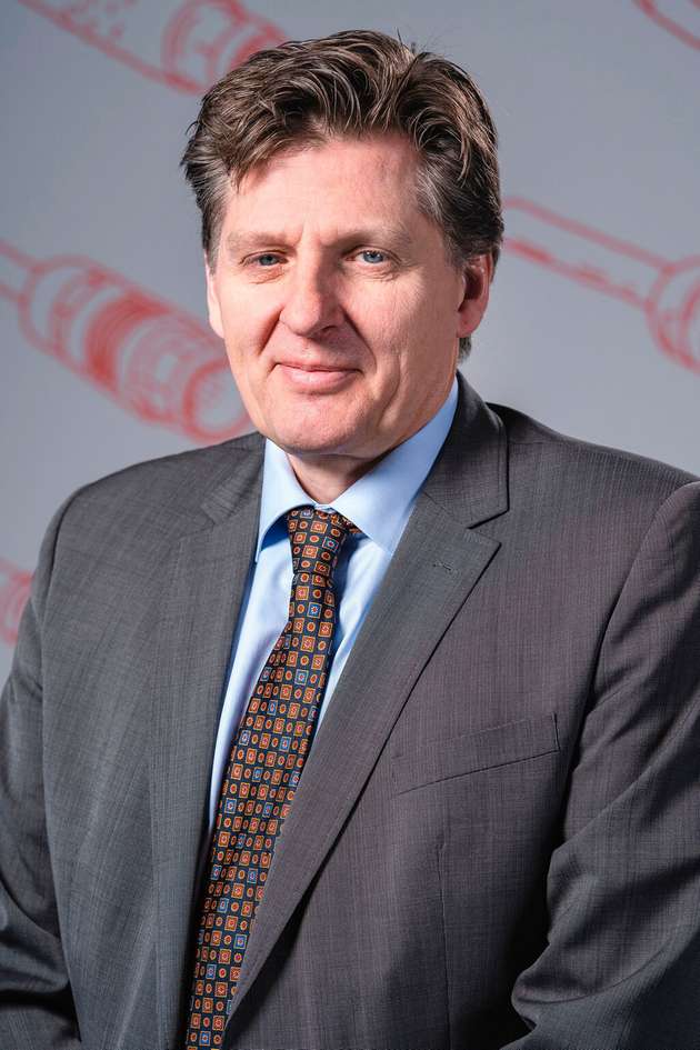 Martin Wimmers, Managing Director, Fischer Connectors: „Wir von Fischer Connectors, Teil der Conextivity Group, präsentieren auf der Productronica unser breites Portfolio an hochleistungsfähigen Konnektivitätslösungen. Diese stellen den nahtlosen Strom- und Datenfluss vom Sensor oder Gerät bis in die Cloud sicher und leisten so neuen transversalen, skalierbaren Gesamtsystemen Vorschub. Highlights auf unserem Messestand sind unsere ultra-robusten Single-Pair-Ethernet (SPE) und Connectivity-Lösungen für USB 3.2 Gen 2 sowie eine neue Produktlinie für die UHD-Videoübertragung beispielsweise für Drohnen und Instrumentierungsanwendungen. Außerdem zeigen wir weitere Innovationen für die zuverlässige Datenübertragung in IIoT-Umgebungen.“