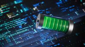 Die Energiespeicher entstehen aus Batterien, die aus Elektrofahrzeugen ausgebaut werden, sobald sie für den Antrieb von Elektroautos nicht mehr geeignet sind. 
