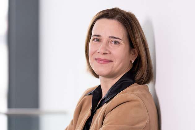 Dr. Wilma Kauke ist Global HR Director bei Lapp. Parallel verantwortet sie als Chief People Officer (CPO) LA EMEA die HR-Strategie für die Region Lateinamerika, Europa, Naher Osten und Afrika. Zuvor war sie 20 Jahre lang bei Bosch in Stuttgart unter anderem als HR Businesspartnerin, Fachreferentin für HR-Grundsatzfragen und Kommunikation in Deutschland und Japan, Personalleiterin eines Standorts mit rund 15.000 Mitarbeitenden und zuletzt als Vice President in der globalen, strategischen und operativen Personalverantwortung für einen Geschäftsbereich mit rund 12.000 Mitarbeitenden weltweit verantwortlich.