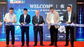 Die Geschäftsführung aus Deutschland und das Management in China eröffnen gemeinsam den neuen Standort.