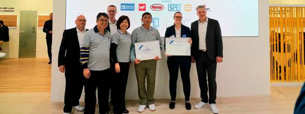 Die stolzen Gewinner bei der Siegerehrung auf der SPS 2023 – Svenja Litz von Belden Deutschland GmbH, Jennifer Lai, Dennis Lee CTO, Jon Yeh alle von Magnetic
Communication Corporation.