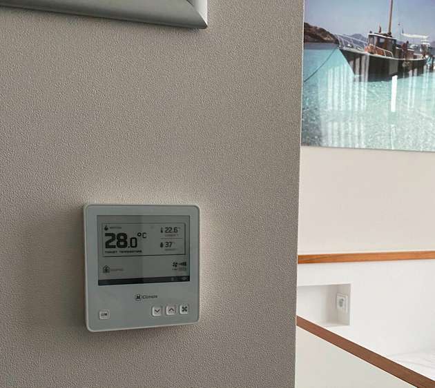 MClimate präsentiert sein neuestes Produkt: das Fan Coil Thermostat LoRaWAN. Das Gerät ermöglicht die Einstellung der Zieltemperatur und die kontinuierliche Überwachung der Innenraumbedingungen für eine bessere Energie-Effizienz.