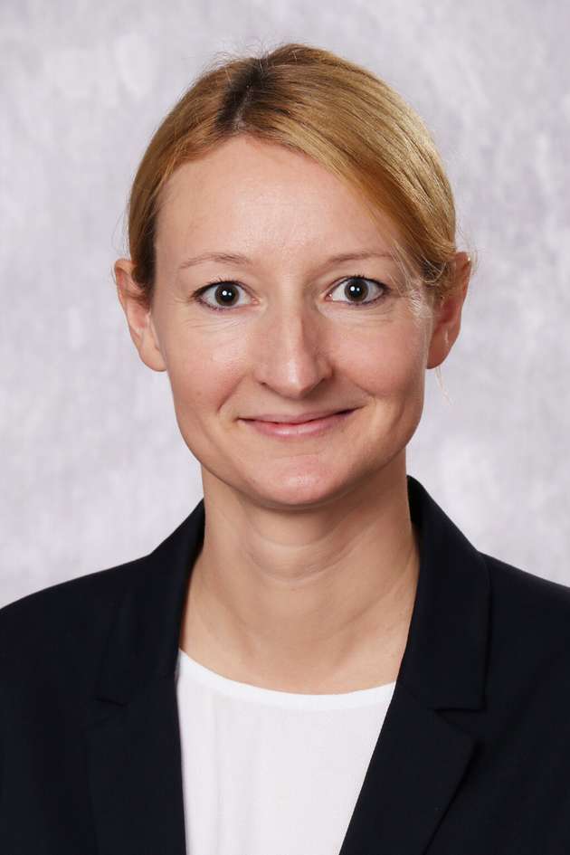 Dr. Simone Mack, Global Market Segment Manager Food and Pharma, Wika: „Neben der Sicherheit und Effizienz spielt der nachhaltige Einsatz von Betriebsmitteln bei den Prozessen der Lebensmittelindustrie eine immer größere Rolle. Die Unternehmen setzen alles daran, den Einsatz von Energie, Wasser und Reinigungssubstanzen zu reduzieren. Wika hat deshalb einen neuen In-Line-Prozesstransmitter für die Integration in Rohrleitungen aseptischer Verfahren entwickelt. Das Hygienic Design dieses Drucksensors ist auf einen verbrauchsoptimierten und sicheren Prozessbetrieb zugeschnitten. Da aufgrund des „trockenen“ Messprinzips keine Systemfüllflüssigkeit benötigt wird, entfällt das Risiko einer Produktkontamination bei einem Membranbruch und damit eines wirtschaftlichen Verlusts durch eine Beeinträchtigung des Produkts.“