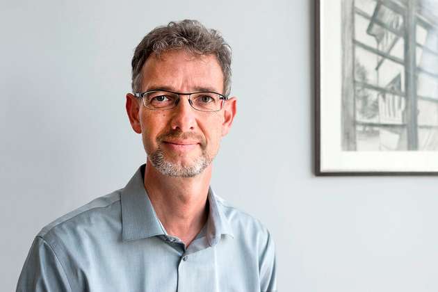 Ralph Tischer, Entwicklungsleiter, Display Visions: Die Embedded World ist eine unserer wichtigsten Messen, weil wir dort mit vielen Entwicklern direkt in Kontakt treten können. Die Messe bietet uns Gelegenheit neue Produkte vorzustellen und über gerade anstehende Projekte zu diskutieren. Neu in diesem Jahr sind zum Beispiel die Kleinsteuerungen mit Touch-Display. Die schlanke SPS-Steuerung der PLC-Serie hat das Touch-Display bereits inte­griert. Drahtlos verbindet sie sich mit bis zu 50 Satelliten-Displays. So lassen sich Prozesse ortsunabhängig überwachen. Zudem stellen wir ein neu entwickeltes 2,4" großes TFT-Farbdisplay vor, das wegen seiner geringen Energieaufnahme besonders für den mobilen Einsatz geeignet ist. Auch einen 4,3" Anzeiger für Modbus und 24V stellen wir aus.
EW: Halle 1, Stand 381