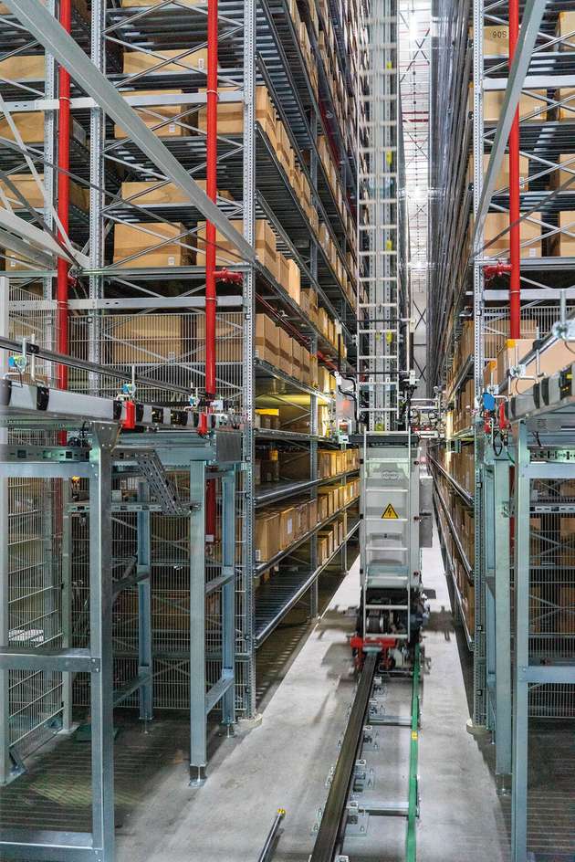 Das Automatische Kleinteilelager (AKL) hat eine Kapazität von 115.440 Stellplätzen.