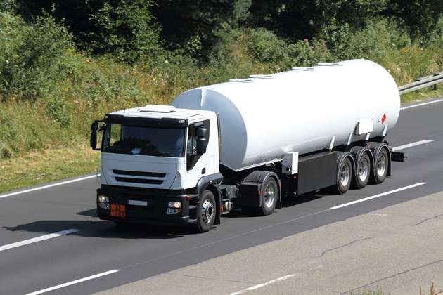 Statt Erdöl wird jetzt Wärme per Lkw transportiert.