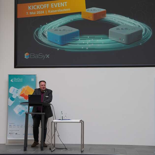 Dr. Thomas Kuhn eröffnet das offizielle Kickoff-Event des AAS Dataspace for Everybody am Fraunhofer IESE.
