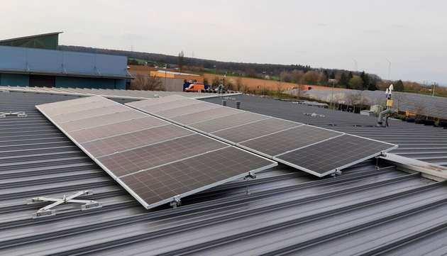 PV Module der 5 kW Demonstrationsanlage auf dem Dach der ÜZ Mainfranken Lülsfeld.