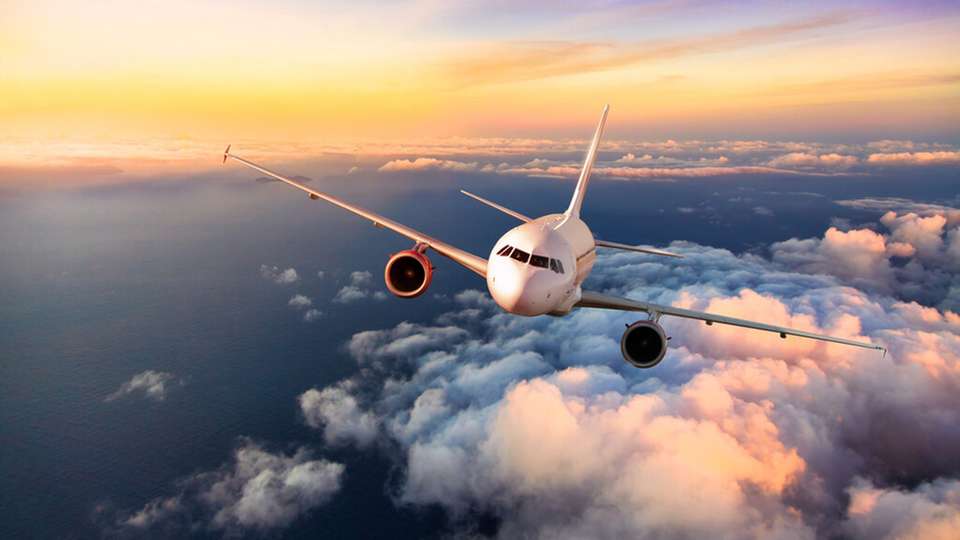 Der Bundesregierung zu zeigen, was noch alles zu tun ist, damit der Produktionshochlauf nachhaltiger Flugkraftstoffe starten kann, reicht nicht. Jetzt müssen die vorgeschlagenen Initiativen, laut den Initiative Aireg und der En2x - Wirtschaftsverband Fuels und Energie, schnell umgesetzten werden.