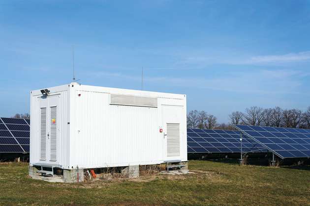 Die ProGrid Smart-Sicherungslasttrennschalter überwachen unter anderem die Energieflüsse von PV-Anlagen zu Trafostationen.