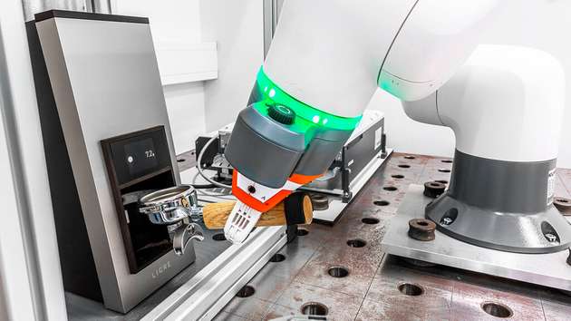 Gronbach setzte den LBR iisy Cobot von Kuka ein, um ein neues Kaffeemahlwerk zu testen.