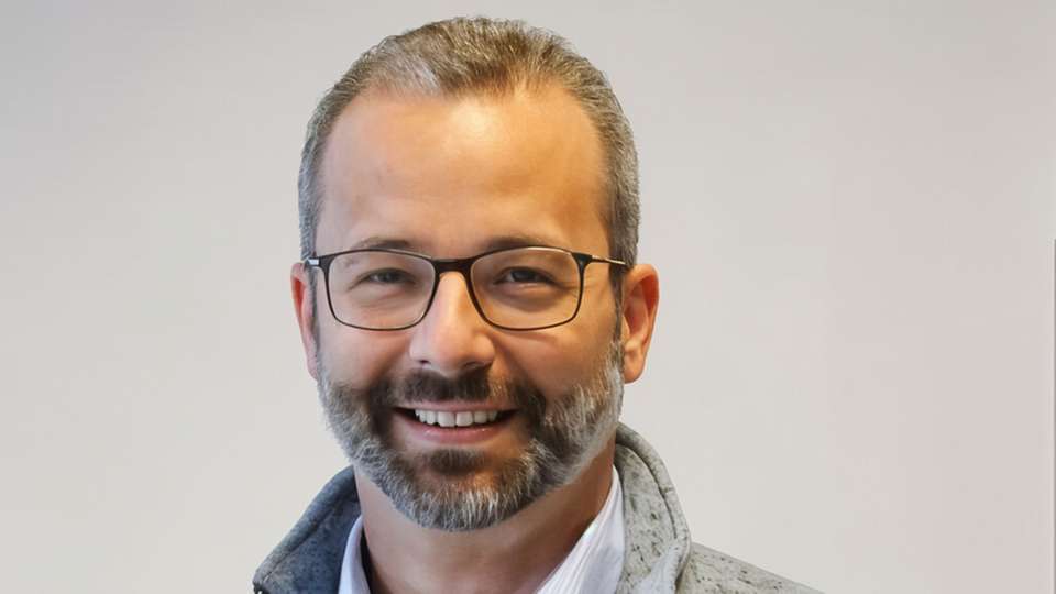 Felix Ortloff ist Senior Director des CoC Carbon Capture Solutions der GEA Group AG und verantwortet die Entwicklung und Implementierung des Technologieportfolios. Er verfügt über mehr als zehn Jahre Erfahrung in thermischen Trenntechniken, war Abteilungsleiter Scrubber Systems (GEA Wiegand) und F&E-Gruppenleiter am DVGW. Er promovierte am Karlsruher Institut für Technologie.