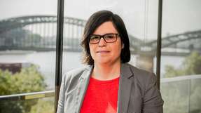 Dr. Adriana Neligan arbeitet seit 2004 für das Institut der deutschen Wirtschaft in Berlin. Sie ist seit 2014 Senior Economist für Umwelt, Kreislaufwirtschaft und Nachhaltigkeit. Von 2004 bis 2014 war sie Senior Researcher bei der IW Consult. Sie studierte Ökonomie an den Universitäten Augsburg und Valladolid und promovierte am Trinity College Dublin (Ph.D.).