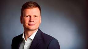 Als Leiter Markt&Analyse im Geschäftsbereich Vertrieb beim Antriebstechnikspezialisten SEW-EURODRIVE ist Heiko H. Füller ein erfahrener Managementprofi mit breiter Expertise in strategischer Marktanalyse, Produktmanagement und Mitarbeiterentwicklung. Durch die Entwicklung und Umsetzung von Produkt-, Vertriebs- und Marketingstrategien trägt er signifikant zur Umsatz- und Gewinnsteigerung bei. Privat engagiert er sich ehrenamtlich als Einsatzführungskraft und Sanitäter beim Deutschen Roten Kreuz.  