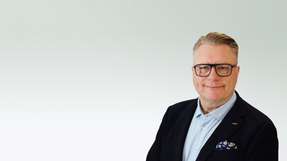 Jörg Strughold ist seit Mai 2022 President EMEA Components bei Arrow. Er kam 2016 als Vice President Sales EMEA Components zu Arrow. Jörg Strughold hat mehr als 30 Jahre Erfahrung als Führungskraft in globalen und europäischen Rollen in der Elektronikindustrie, vorwiegend im Bereich Halbleiter. Bevor er zu Arrow stieß, war er Vice President Sales EMEA bei der Atmel Corporation, und hatte leitende Positionen bei Qimonda, Infineon und Siemens Semiconductor inne.