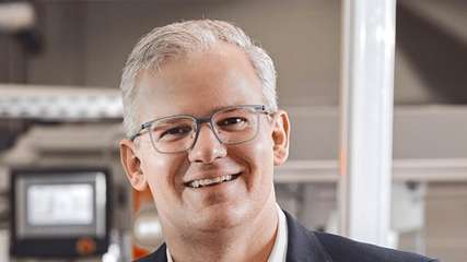 Als CEO der WEIDMÜLLER GRUPPE verantwortet Dr. Sebastian Durst unter anderem die Bereiche Strategie, HR, Produktion und Supply Chain Management. Zuvor war er bei Weidmüller als Vorstand für Operations tätig sowie als Divisionsleiter für das globale Geschäft mit Komponenten und Lösungen für den Schaltschrankbau zuständig. Er arbeitete zehn Jahre als Unternehmensberater bei Roland Berger.