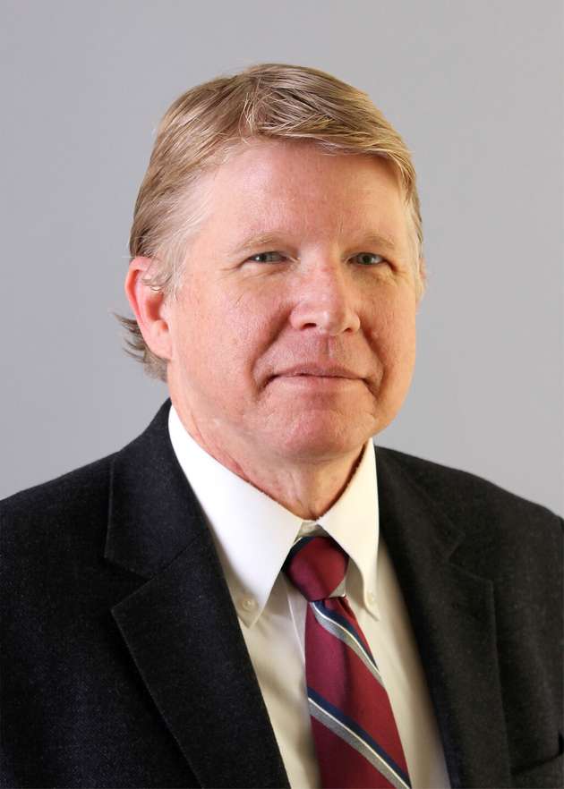 Russell Klein ist Programmdirektor in der High-Level-Synthese-Abteilung von Siemens EDA mit Schwerpunkt auf Prozessorplattformen. Er hält eine Reihe von Patenten für EDA Tools im Bereich SoC Design und Verifikation. Klein verfügt über mehr als 25 Jahre Erfahrung in der Entwicklung von Design- und Debug-Lösungen, die die Grenze zwischen Hardware und Software überbrücken. Er hatte verschiedene Entwickler- und Managementpositionen bei mehreren EDA-Unternehmen inne.