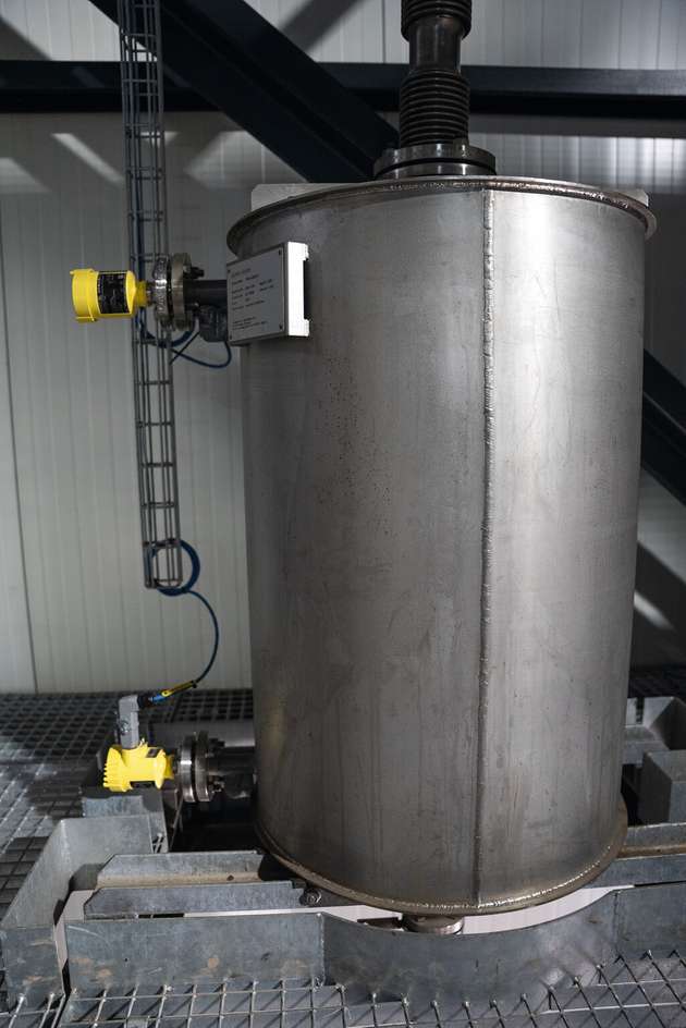 Im Prozess ist Ex-Schutz zentral wichtig: Bevor der Pyrolysekoks zur Koksmühle weitergeleitet wird, überwachen Vegaswing 63 das Erreichen der vordefinierten Füllhöhe.  