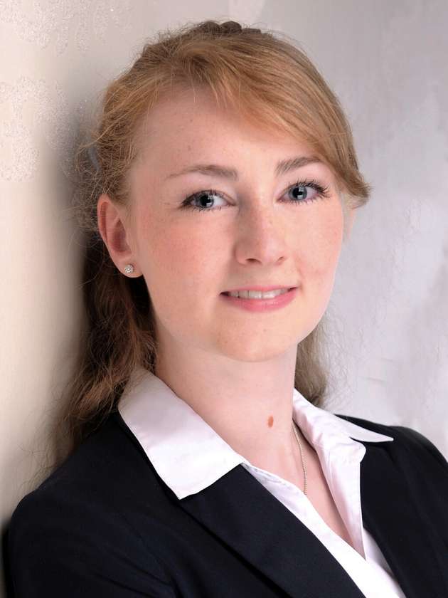 Stefanie Kölbl, Director TQ Embedded, TQ Systems: KI beeinflusst unsere Elektronik-Welt inzwischen signifikant und wir bei TQ befassen uns intensiv mit der Thematik. Durch KI können wir unsere Entwicklung beschleunigen, indem etwa Codes teilweise, beziehungsweise einzelne Module daraus, automatisiert erstellt oder überprüft werden können. Damit können simple Aufgaben automatisiert werden und die beschränkten Ressourcen nutzbringend für komplexere Themen eingesetzt werden. Auch die Fertigung kann dadurch optimiert werden, indem zum Beispiel die Produktionsplanung datenbasiert ausgelegt wird. Außerdem machen wir unsere Eigenprodukte, wie die Embedded-Module, KI-bereit und wählen hierfür die passenden Prozessoren aus, unter anderem mit Machine Learning Accelerator.