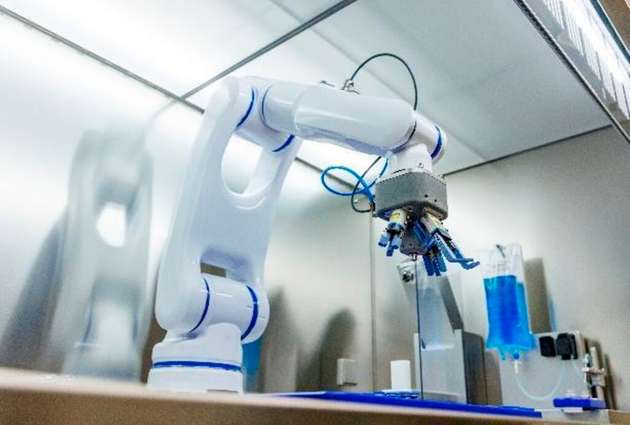 Herzstück der Anlage ist der speziell für den Hygiene- und Reinraumbereich konzipierte Industrieroboter Motoman HD7 von Yaskawa.