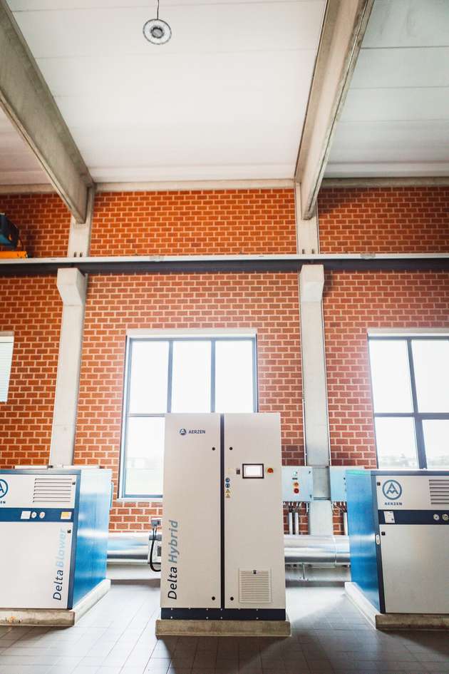 Der Delta Hybrid D50S verfügt über einen Direktantrieb mittels Zahnräder, einen IE5 Synchron-Reluktanz-Permanentmagnetmotor sowie einen integrierten Frequenzumrichter.