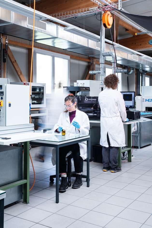 Einblick in die Produktion bei Perovskia Solar: Kürzlich hat das Unternehmen eine Fabrik in Aubonne im Kanton Waadt errichtet.