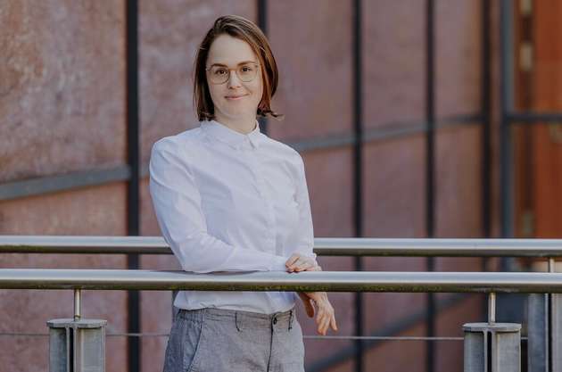 Dr. Lina Jaurigue vom Fachgebiet Computer-Physik der TU Ilmenau, die die vierköpfige Nachwuchsforschungsgruppe leitet.