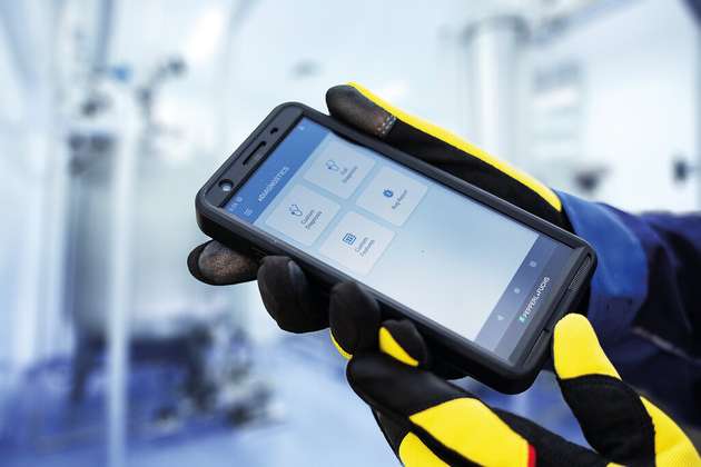 Das eigensichere 5G-Smartphone Smart-Ex 03 von Pepperl+Fuchs soll bei Cepsa nach und nach 1.100 Smartphones ersetzen, die derzeit noch im Einsatz sind. 