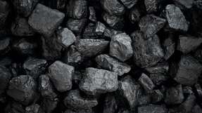 Das bei der Herstellung entstehende Kohlenmonoxid wird als Energieträger genutzt, um Koks in einem Drehrohrofen zu trocknen.