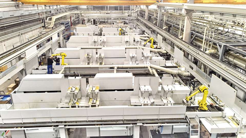 Der edgeConnector 840D von Softing greift auf die Daten der Werkzeugmaschinen zu und stellt sie beispielsweise auf einem OPC/UA-Server zur Verfügung.