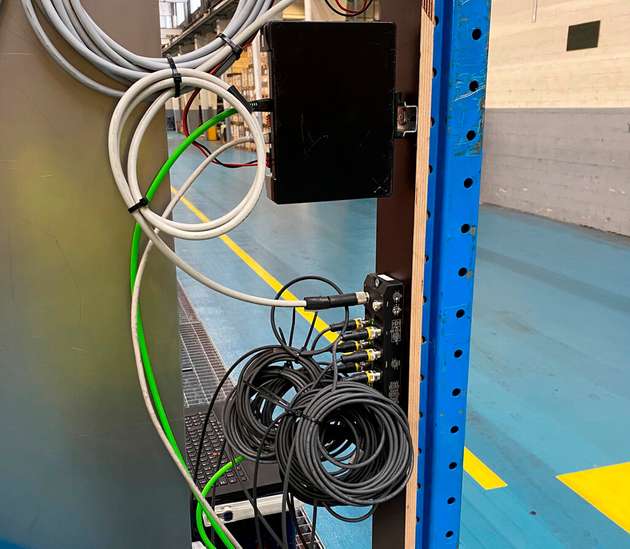 Das IIoT-Gateway TX7000Q fungiert nicht nur als Schnittstelle zwischen den Sensoren und dem übergeordneten System, sondern auch als SPS.