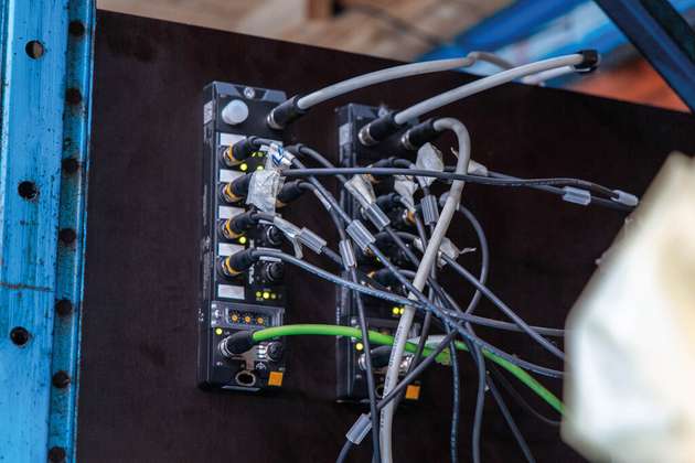 Das kompakte Block-I/O-Modul TBEN-LL-16DXP führt die Sensordaten zusammen und überträgt sie in Echtzeit 