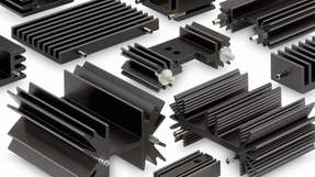 Effiziente Leiterkartenkühlkörper mit integrierten Befestigungselementen liefern effektvolle Lösungen zur Entwärmung von elektronischen Bauteilen.