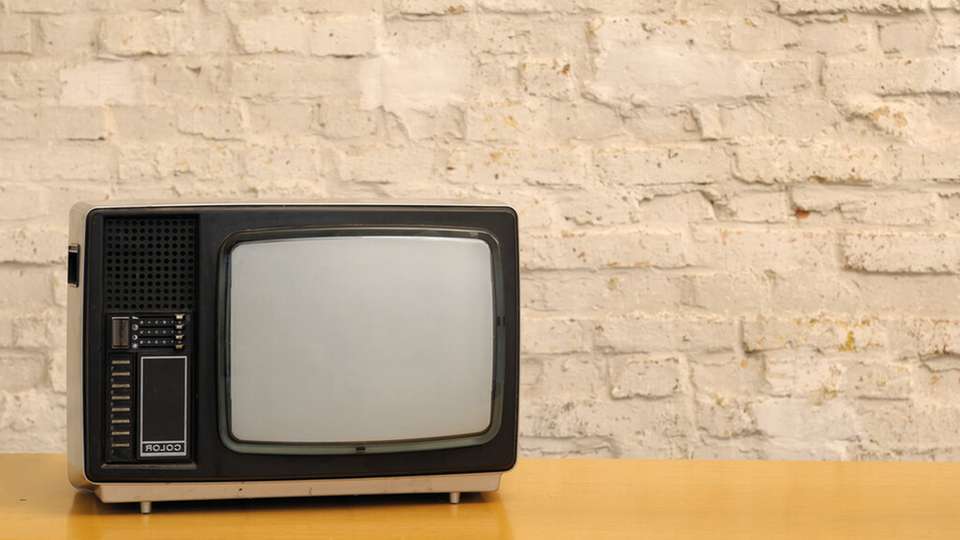 Als Obsoleszenz wird der Wechsel oder drohende Wechsel von Verfügbarkeit zur Nicht-Verfügbarkeit durch den Originalhersteller bezeichnet.