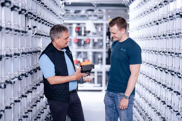 Der Kugelhahn 546 Pro mit elektrischem Antrieb ermöglicht einen modularen Aufbau, einfache Bedienung, Flexibilität und hohe Prozesssicherheit. 